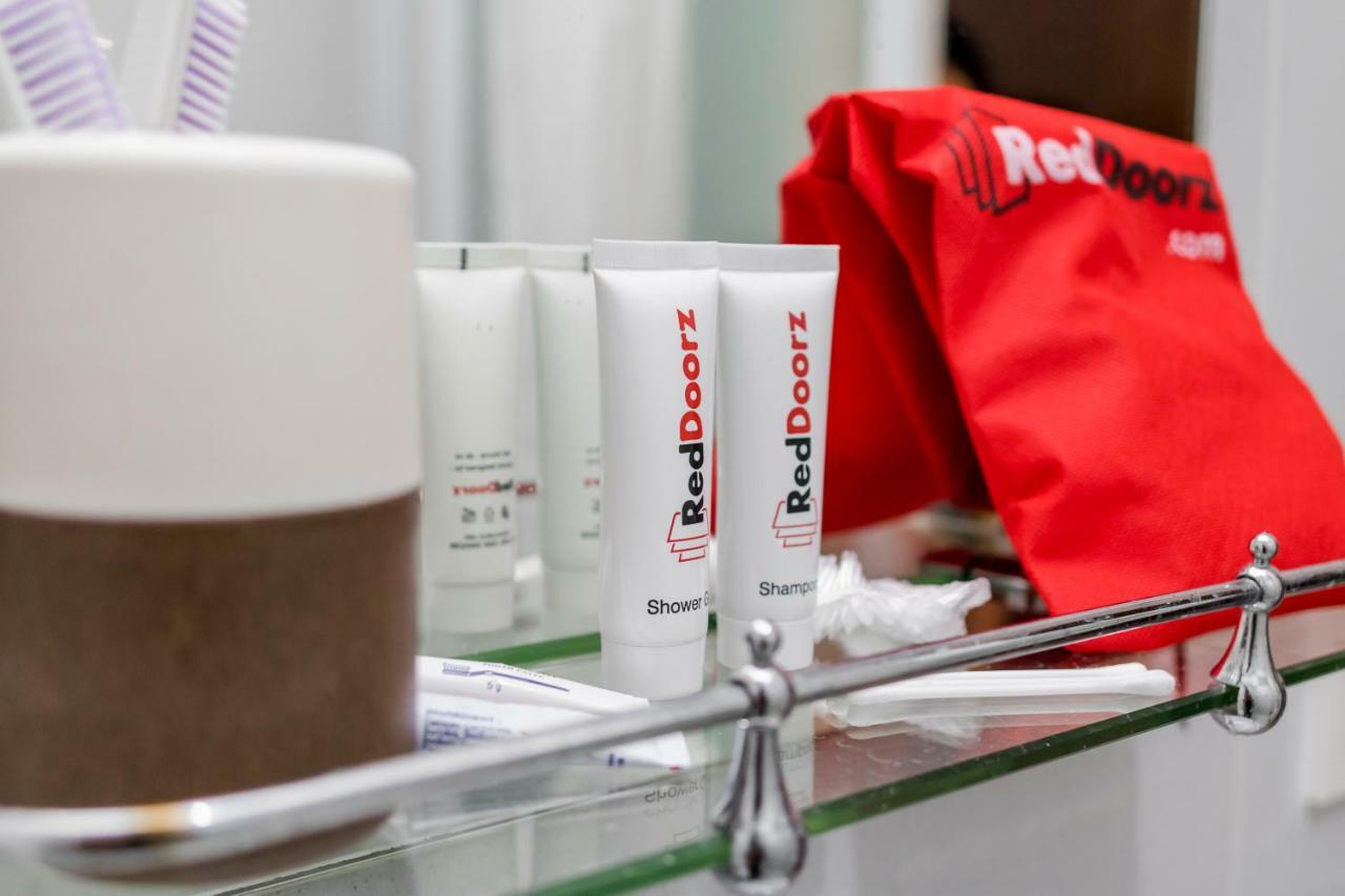 Reddoorz Near Supermall Karawaci 2 Tangerang Ngoại thất bức ảnh