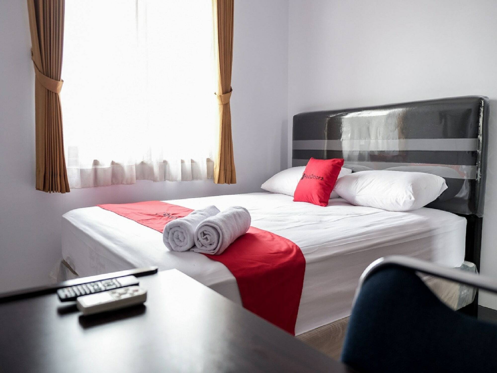 Reddoorz Near Supermall Karawaci 2 Tangerang Ngoại thất bức ảnh