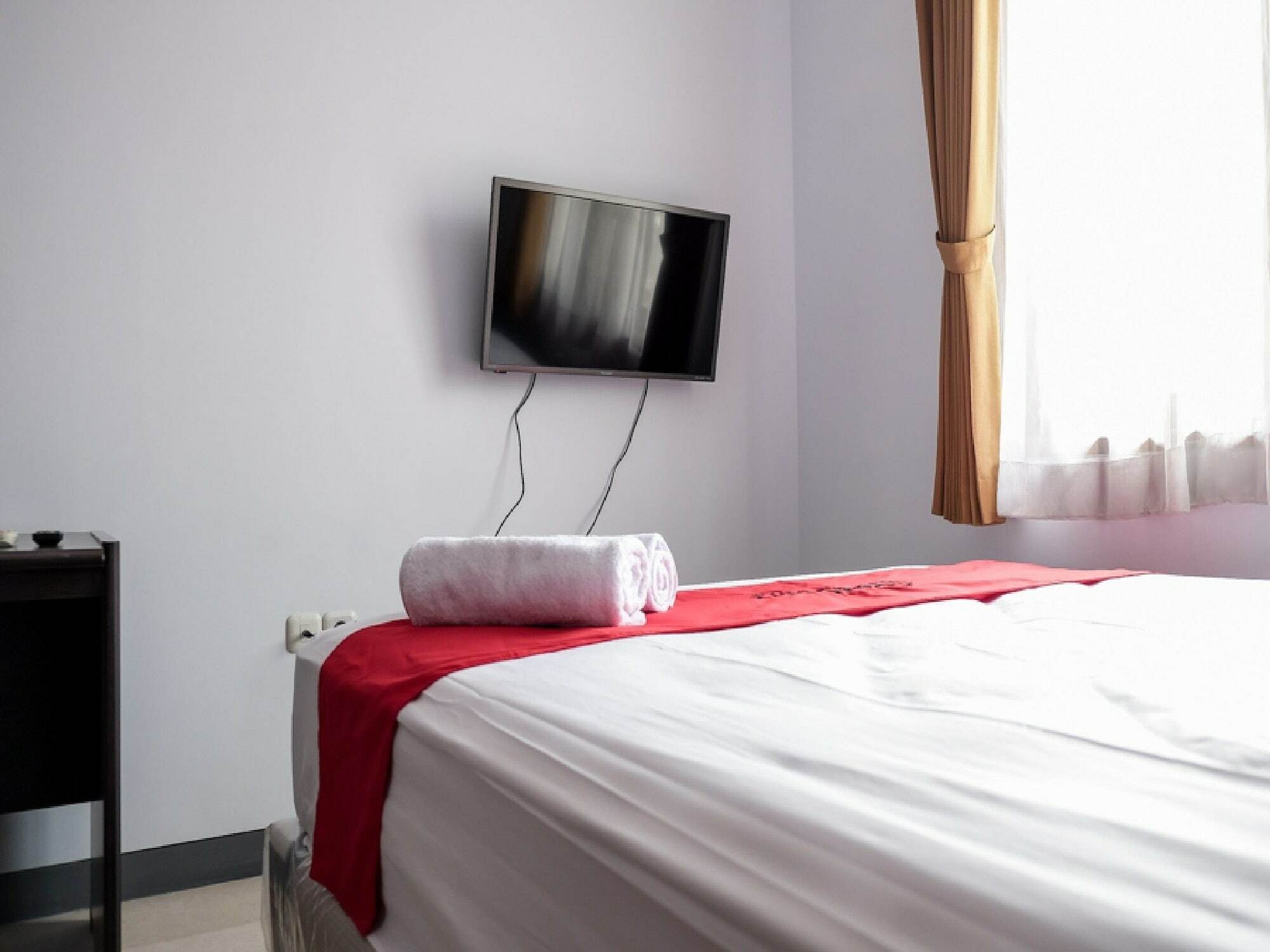 Reddoorz Near Supermall Karawaci 2 Tangerang Ngoại thất bức ảnh